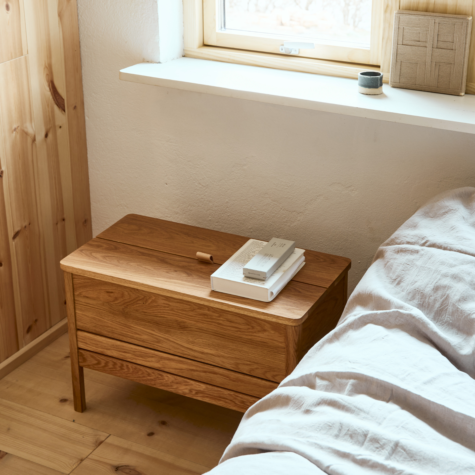 A Line Storage Bench 68
